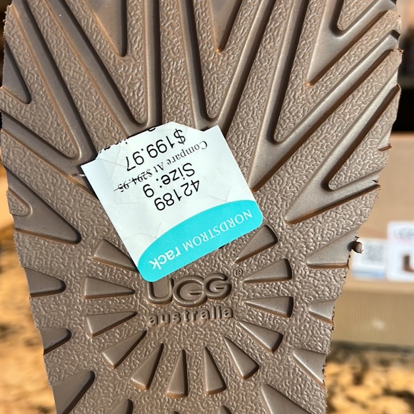 W Eliott Chesnut Uggs - Picture 4 of 7